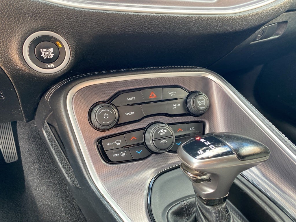 2021 Dodge Challenger SXT