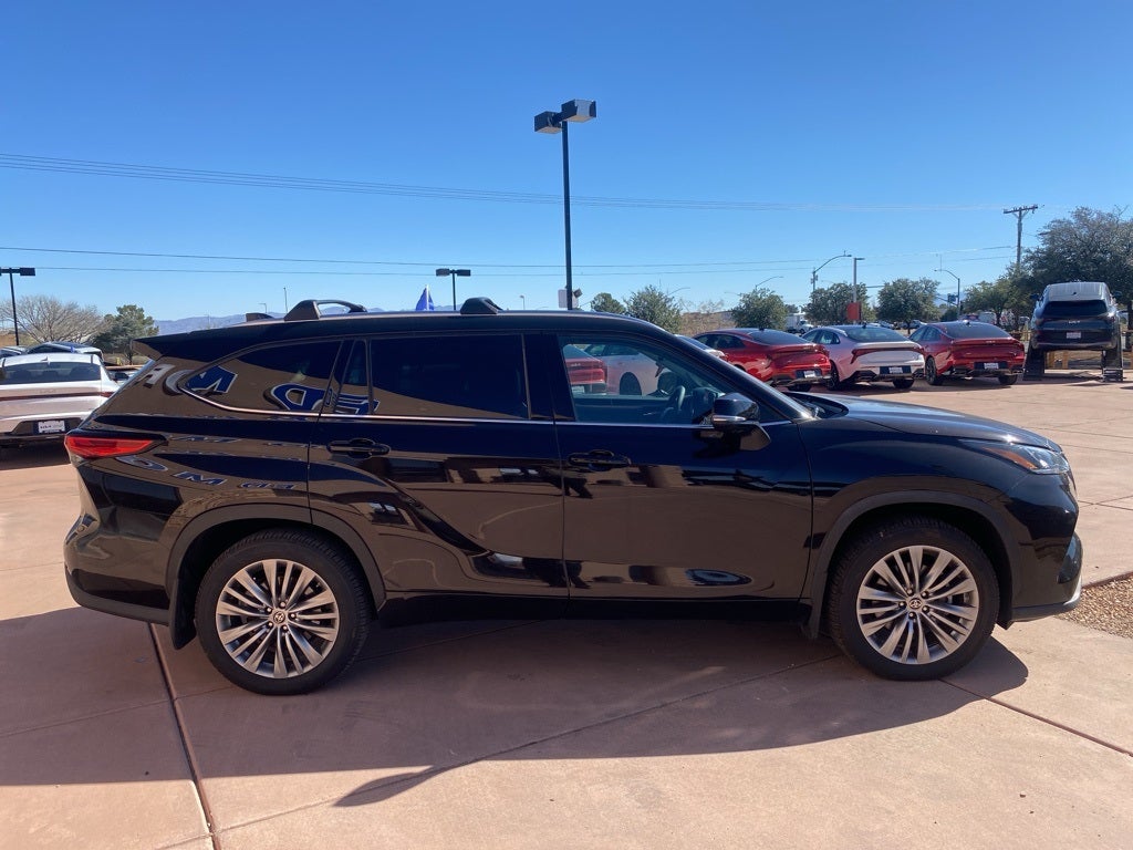 2022 Toyota Highlander Platinum