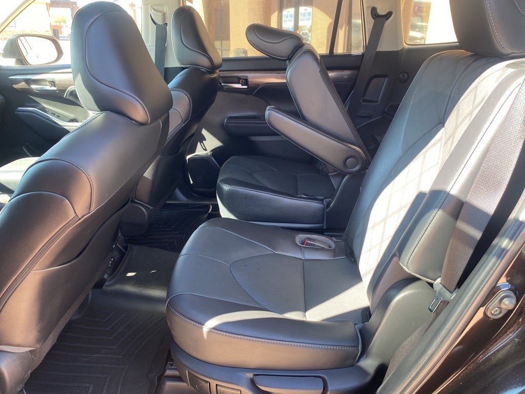 2022 Toyota Highlander Platinum