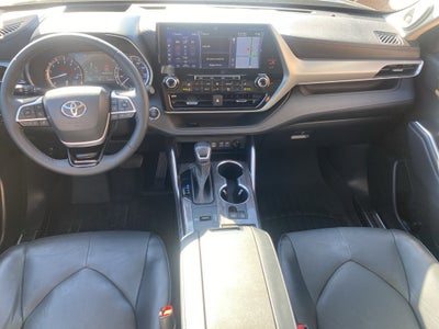 2022 Toyota Highlander Platinum