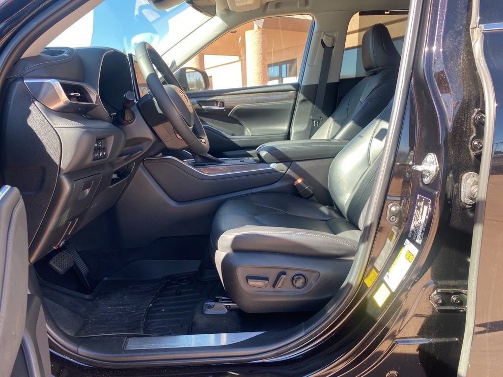2022 Toyota Highlander Platinum
